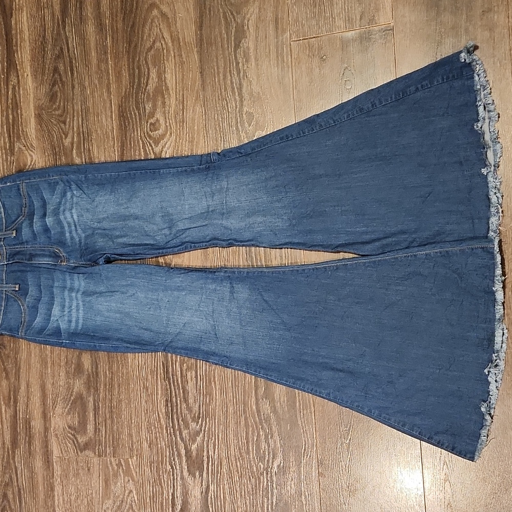 ❤ JUDY BLUE HIGH RISE SUPER FLARE JEANS, 6/7 (28) - Picture 7 of 12